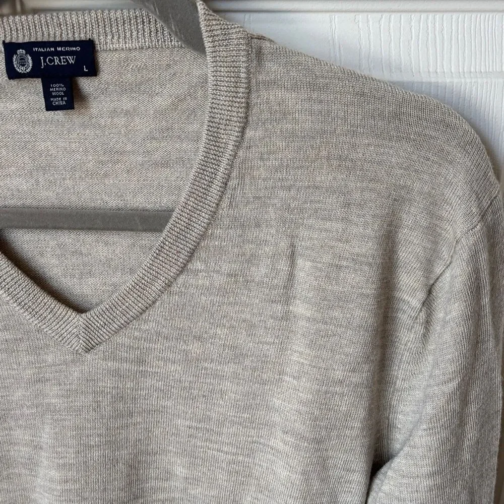 J. Crew 100% merino wool Men's V-Neck Sweater heathered tan oatmeal large EUC